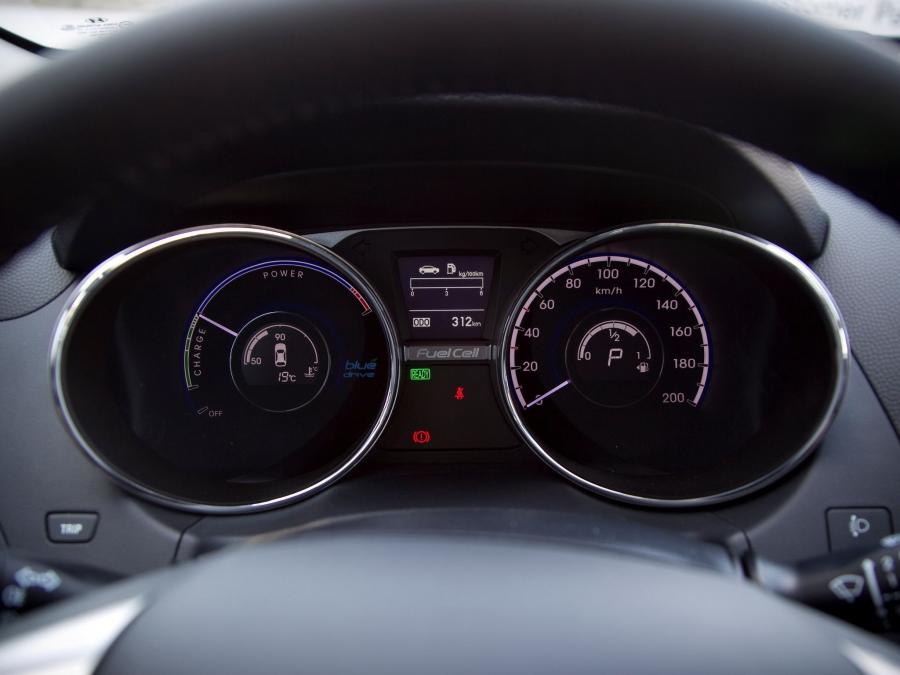  Hyundai ix35 Fuel Cell 2012 года  (фото 30 из 32)